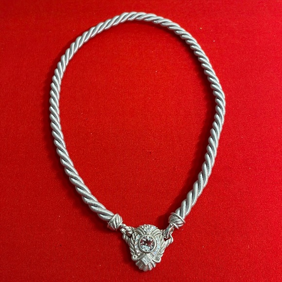 STUNNING JUDITH RIPKA STERLING SILVER STATEMENT NECKLACE (18”) - Picture 2 of 9